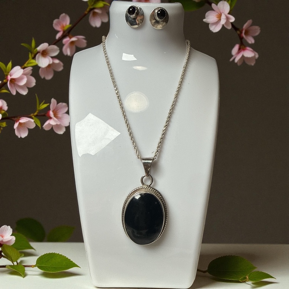 VTG Mexico Sterling Silver Big back onyx pendant with earrings Set.